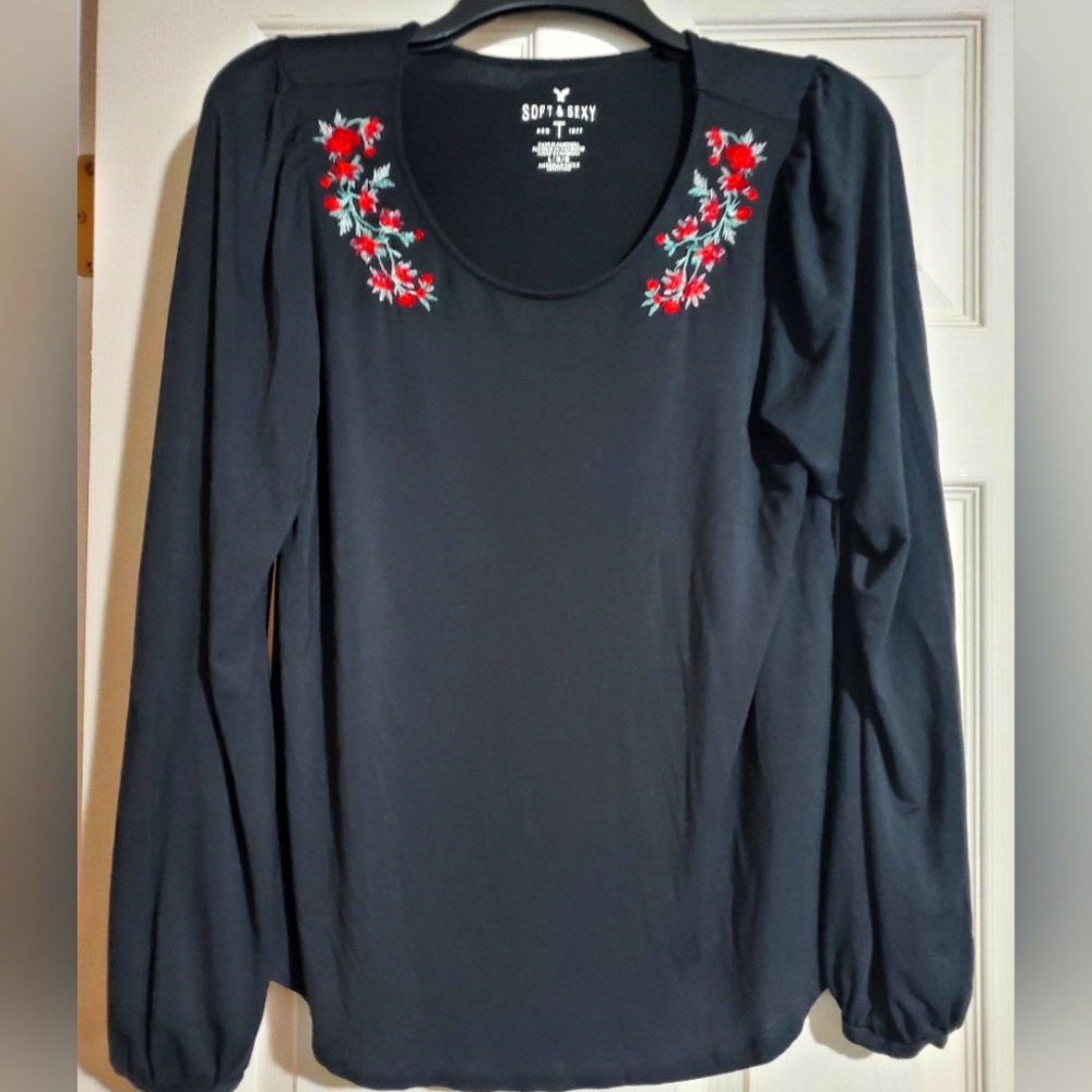 American Eagle Outfitters Black Soft & Sexy Bell Sleeve Embroidered Blouse sz L